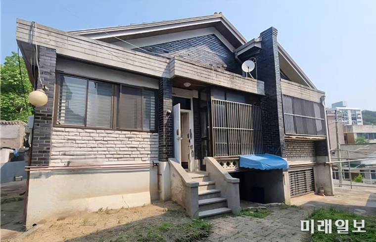 2024년 노벨문학상을수상한 한강 작가가 유년시절을 보낸 우이동 옛집 전경./사진=강북구 제공