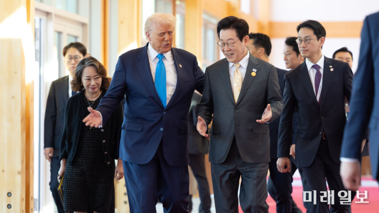 이재명 대통령과 도널드 트럼프 미국 대통령이 29일 경북 경주박물관에서 열린 한미 정상회담 오찬회담에 참석하고 있다./사진=대통령실 제공