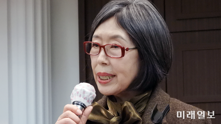 5일 오후 서울 중구 태평로 한국프레스센터 국제회의장에서 개최된 계간 <문학에스프리>가 주최하고 도서출판 등대지기가 주관한 2025년 문학상·작가상·작품상·신인상 시상식에서 다산 박세희 <문학예스프리> 발행인이 인사말을 하고 있다./사진=장건섭 기자