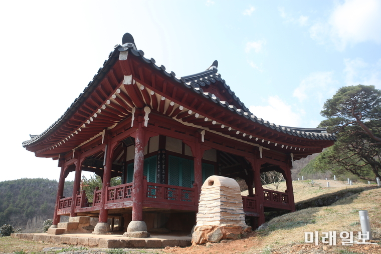 지역 유림들이 모여 학문을 논하고 시문을 나누던 강학 공간 천인정 © 이중래 기자