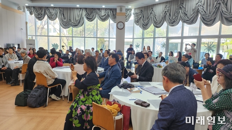 지난 11일, 단테문인협회가 주최한 제2회 단테문학상 시상식이 서울 중구 퇴계로 '문학의집·서울'에서 성황리에 개최되고 있다./사진=단테문인협회 제공