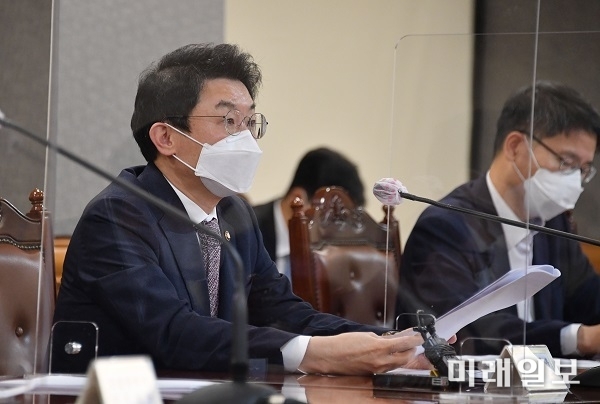 이억원 기획재정부 제1차관은 23일 서울 은행회관에서 열린 거시경제금융회의에서 발언하고 있다./사진=기획재정부 제공